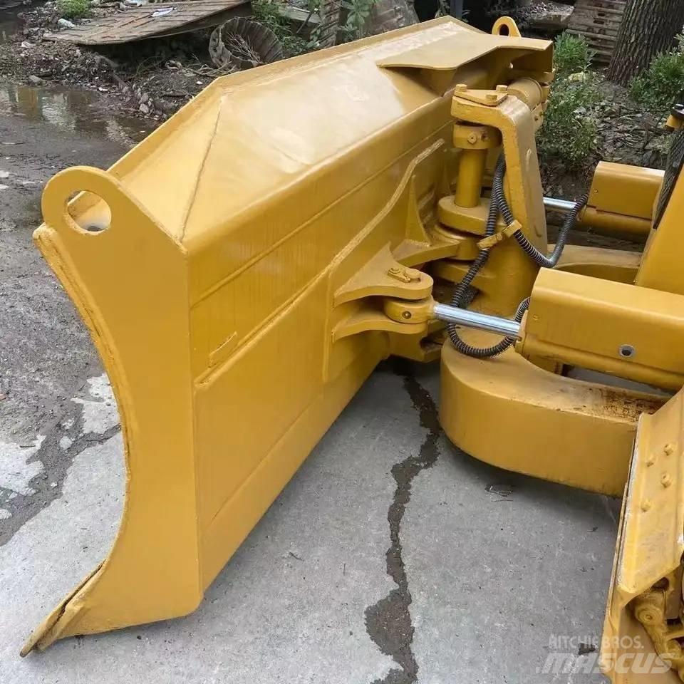 CAT D5M Pásové dozery