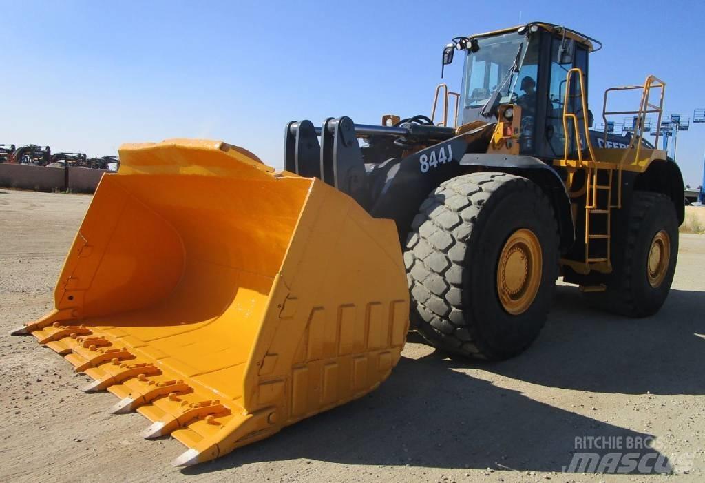 John Deere 844 J Kolové nakladače