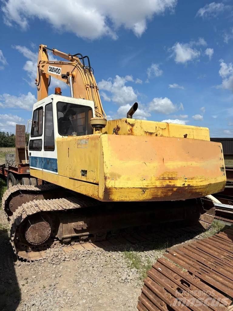 Daewoo DH 220LC Pásová rýpadla