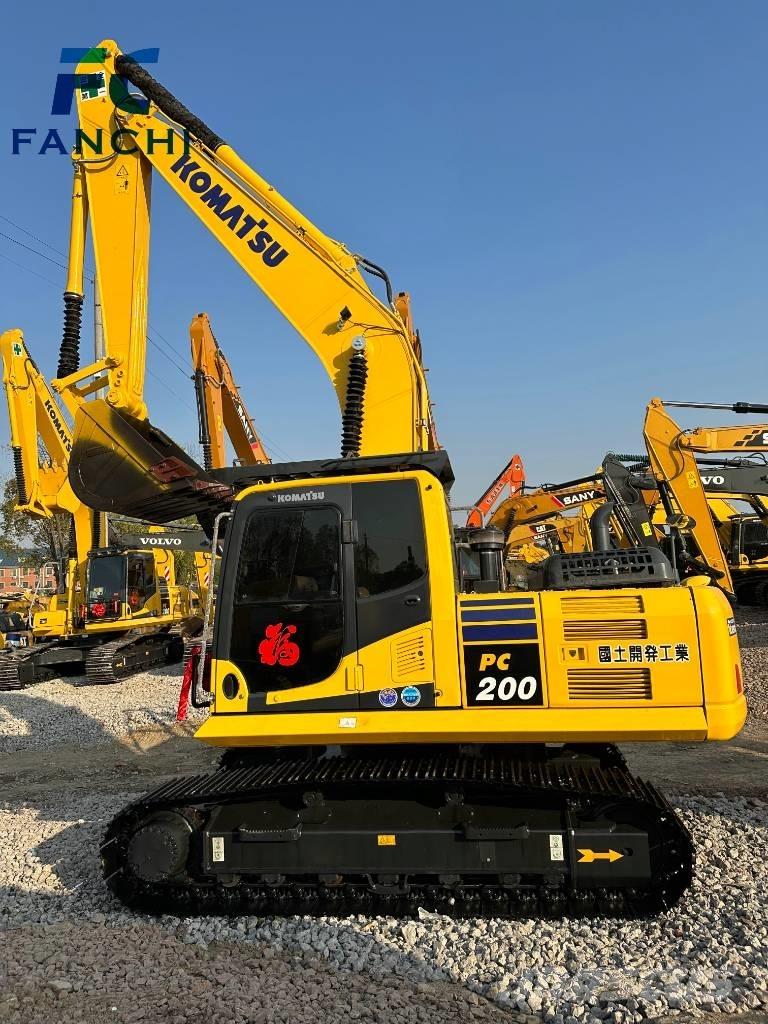 Komatsu PC 200-8 Pásová rýpadla