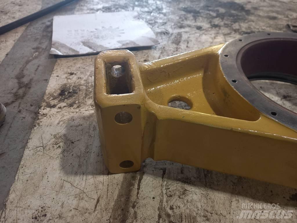 CAT 988 H Nápravy