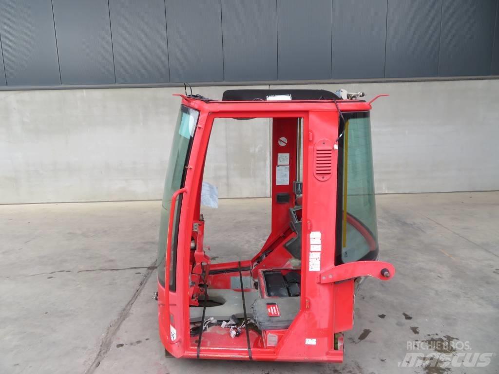 Atlas 65 Kabiny a interiér