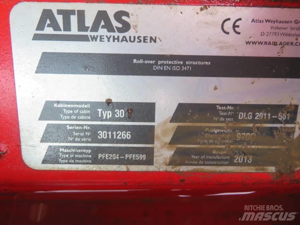 Atlas 65 Kabiny a interiér