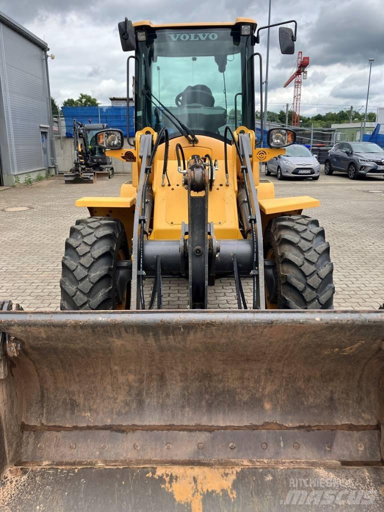 Volvo L 30 G Kolové nakladače