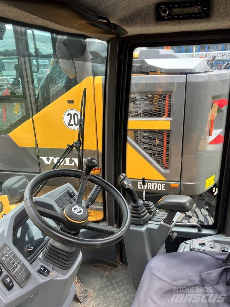 Volvo L 30 G Kolové nakladače
