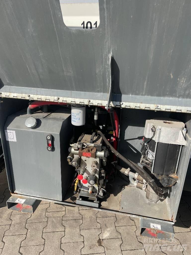 SkyJack SJ 6832 RTE Nůžková zvedací plošina