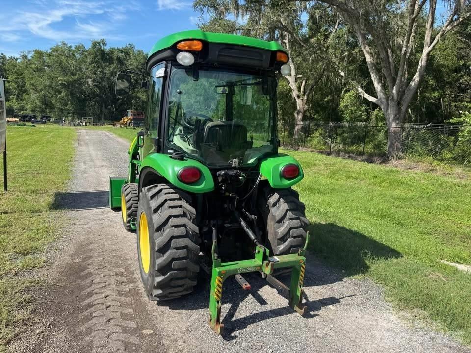 John Deere 3520 Traktory