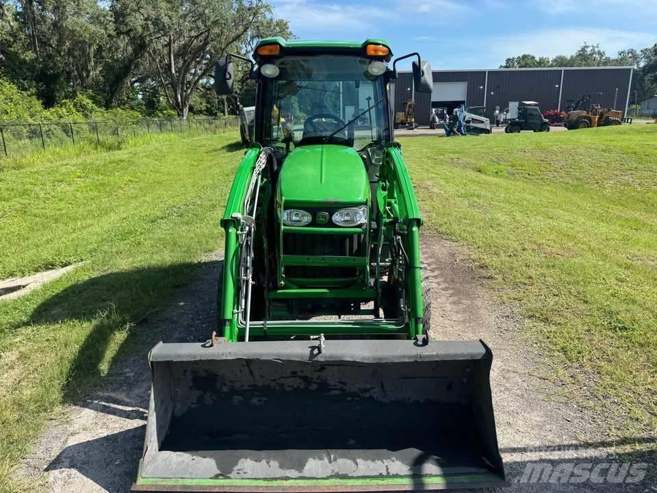 John Deere 3520 Traktory