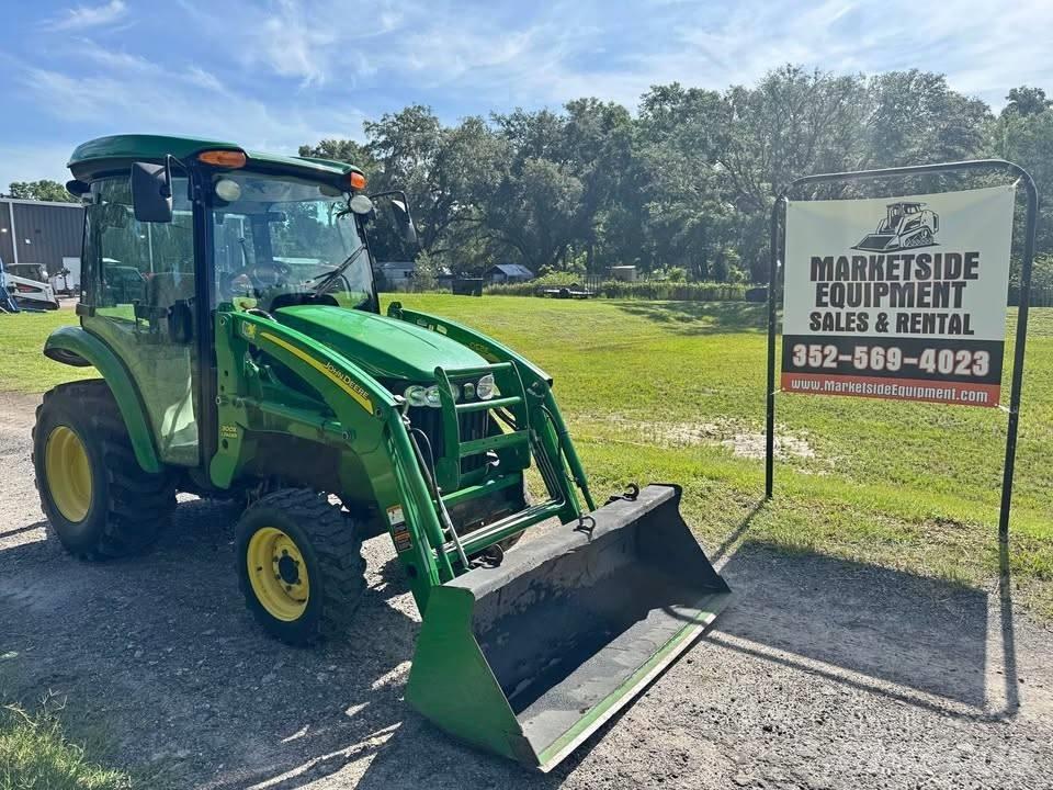 John Deere 3520 Traktory