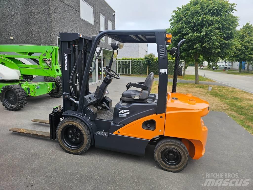 Doosan D 35 S-7 Dieselové vozíky