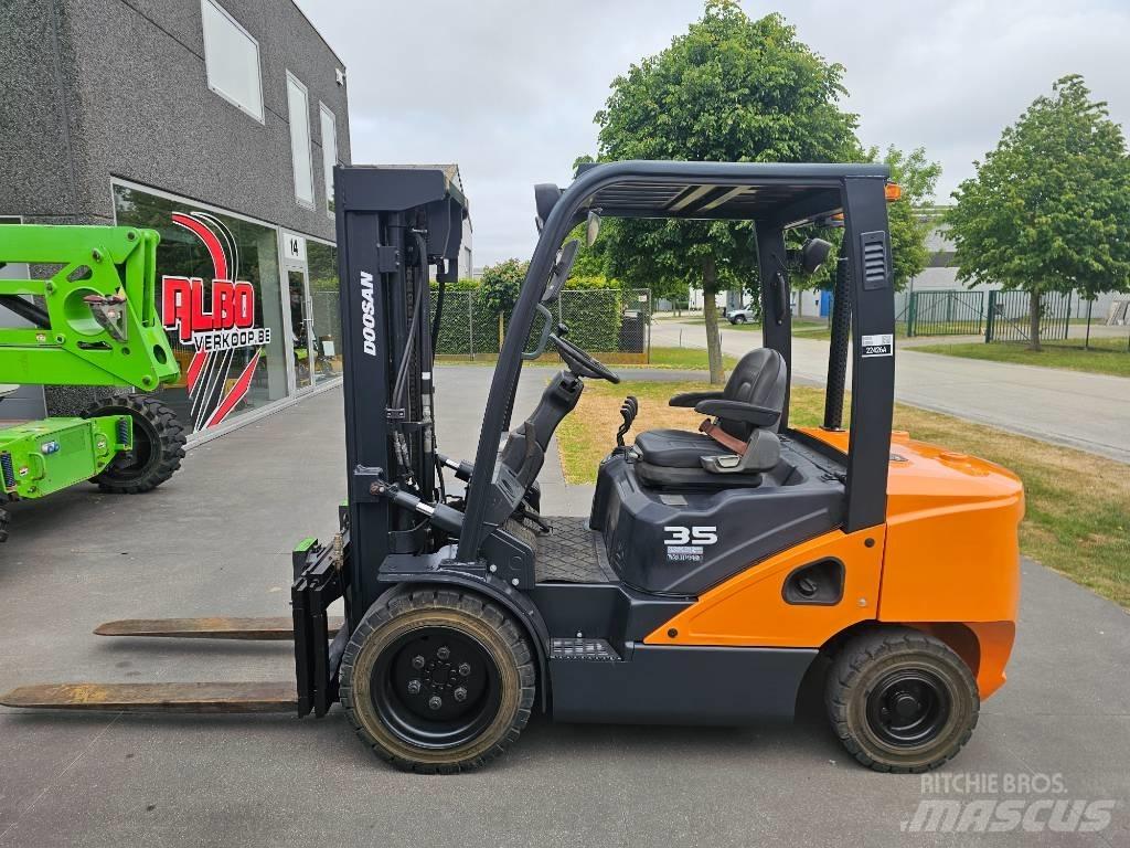 Doosan D 35 S-7 Dieselové vozíky