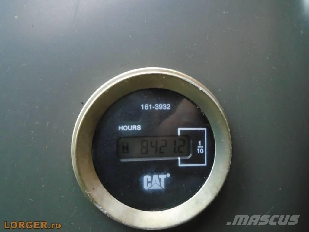 CAT 323 D Pásová rýpadla