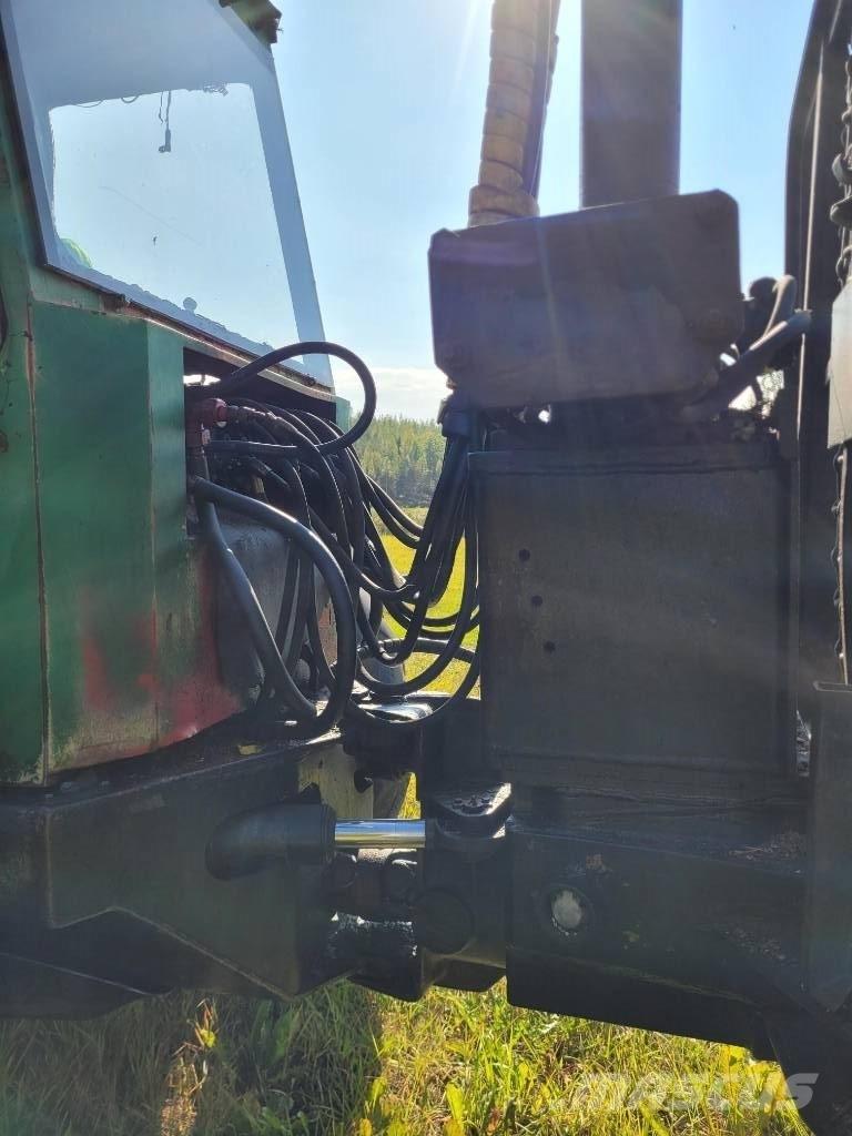 Lokomo 909 Vyvážecí traktory