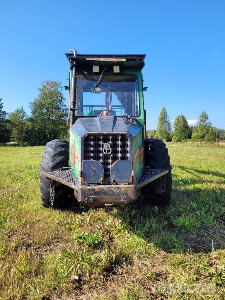 Lokomo 909 Vyvážecí traktory