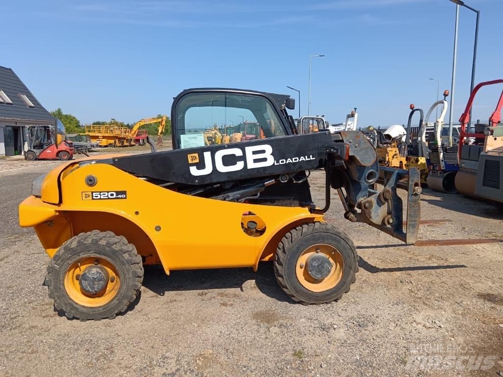JCB 520-40 Teleskopické manipulátory