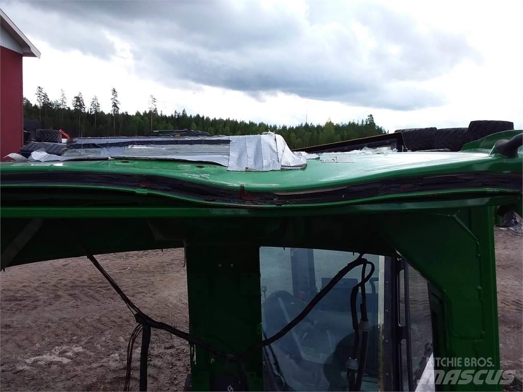 John Deere E/G Kabiny a interiér