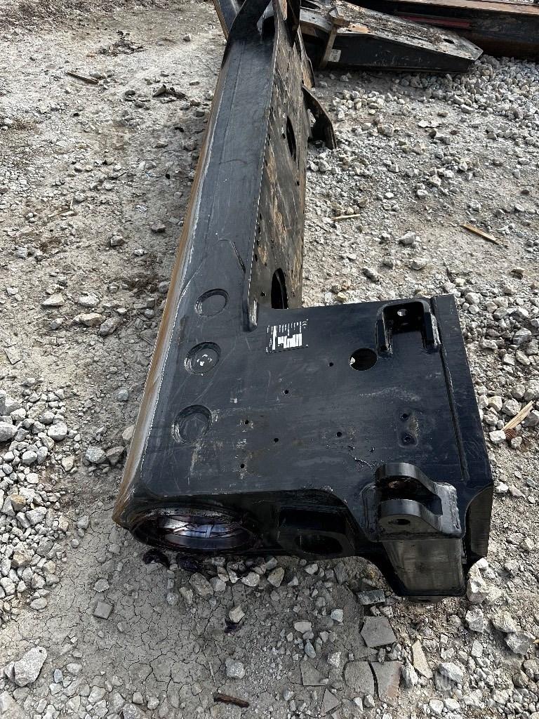 Komatsu 895 Podvozky a zavěšení kol