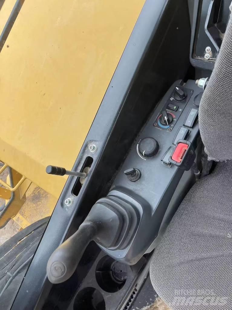 John Deere E60 Mini rýpadla < 7t