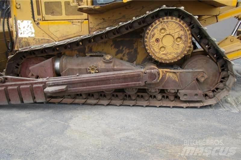 CAT D6R Pásové dozery