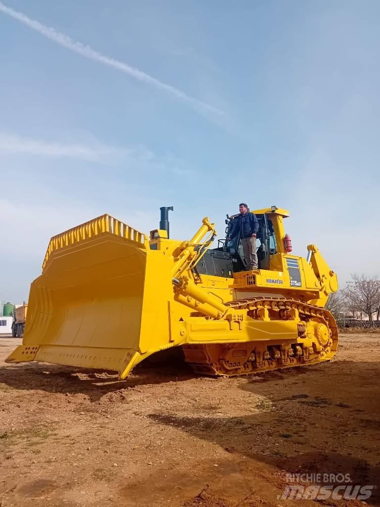 Komatsu D375AX Pásové dozery