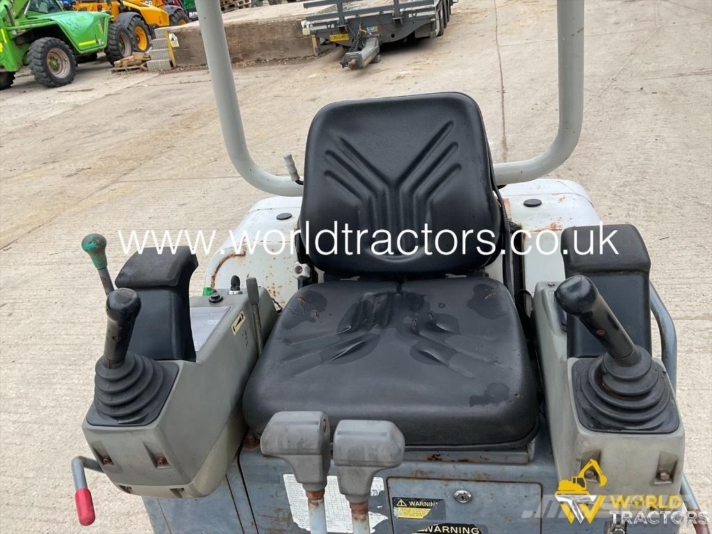 Takeuchi TB 016 Mini rýpadla < 7t