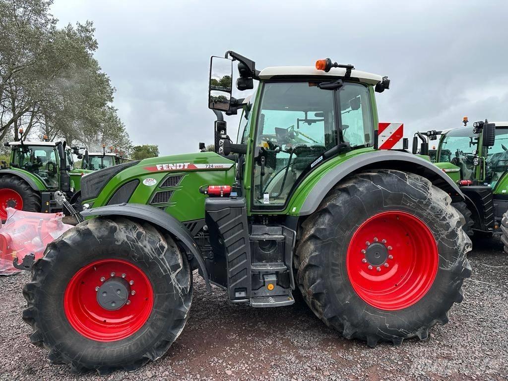 Fendt 724 Profi Plus Traktory