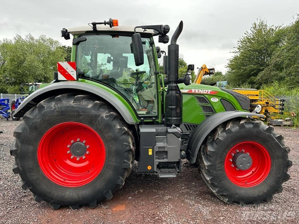Fendt 724 Profi Plus Traktory