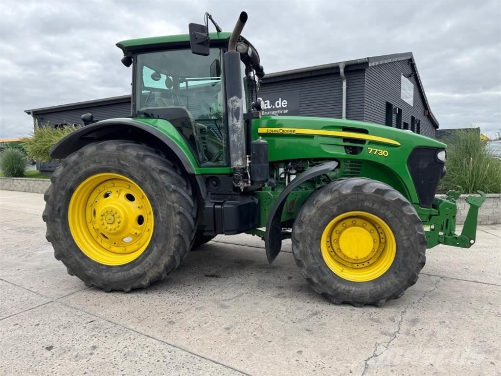 John Deere 7730 Traktory