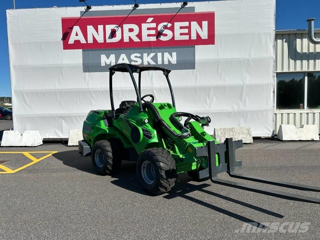 Avant 755 Smykem řízené nakladače