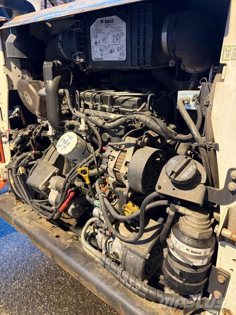 Bobcat T 590 Smykem řízené nakladače