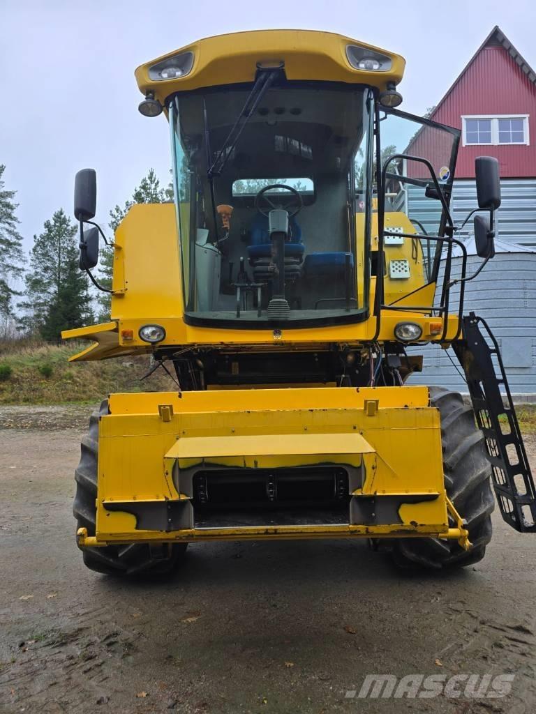 New Holland TC 5050 Sklízecí mlátičky