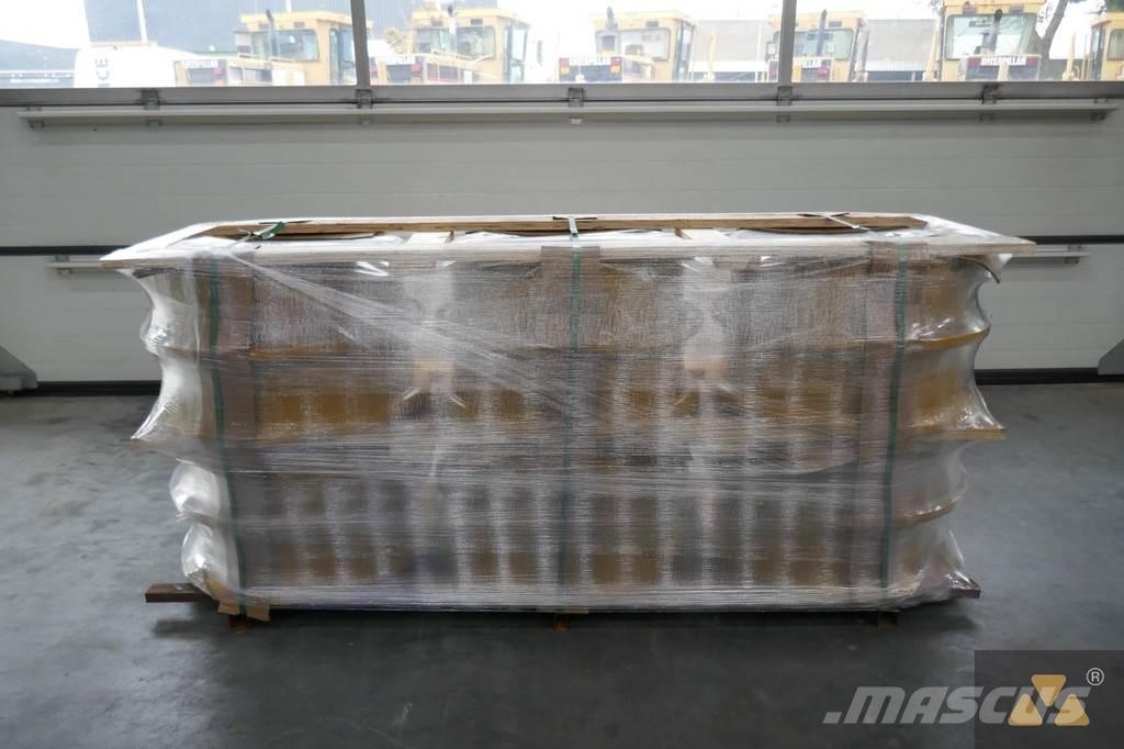 CAT 570-3854 Pneumatiky, kola a ráfky