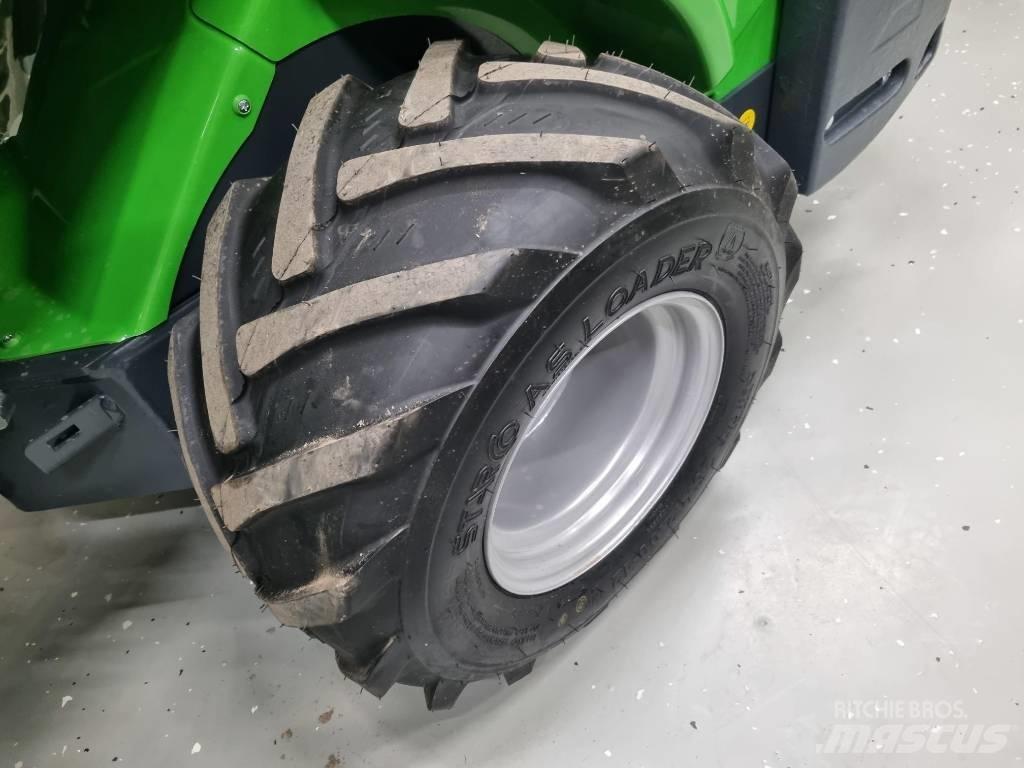 Avant 528 Smykem řízené nakladače