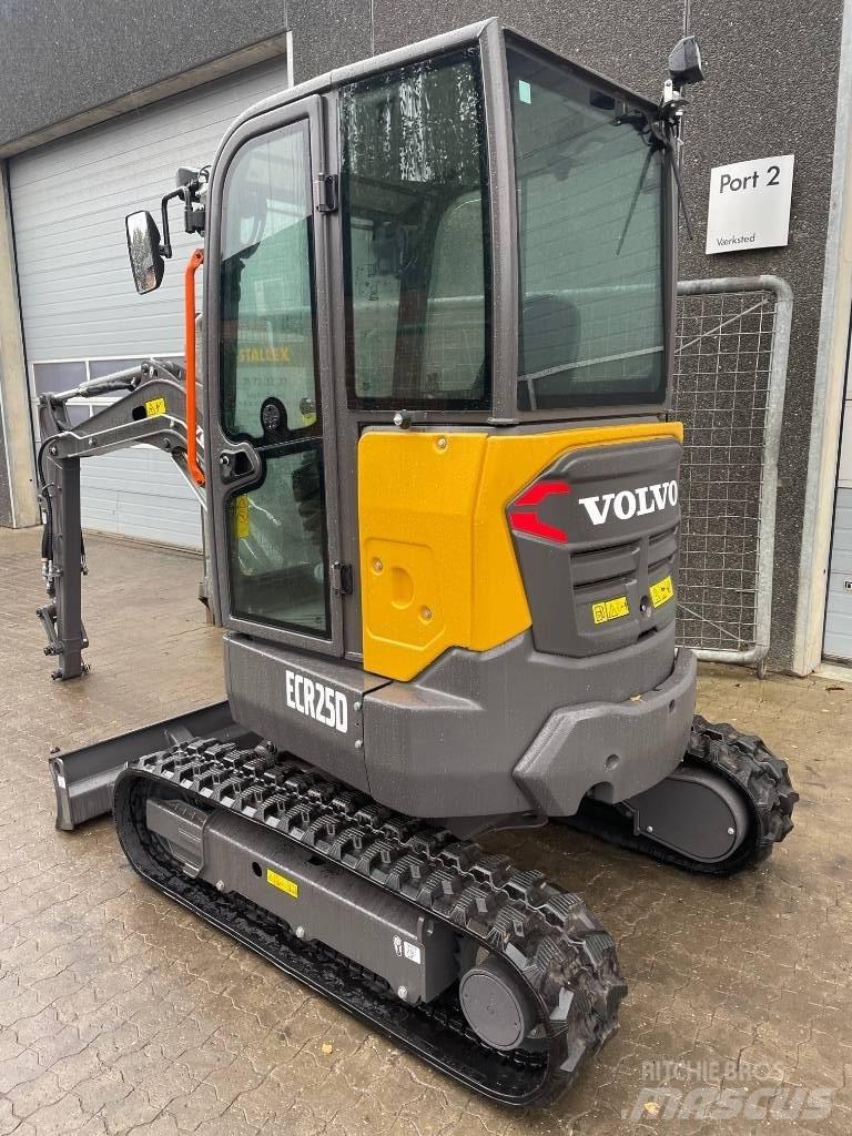 Volvo ECR25D Mini rýpadla < 7t