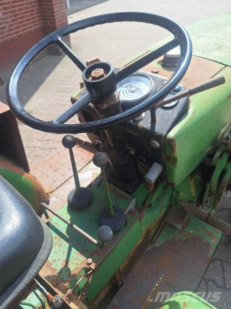 John Deere 1020 Traktory