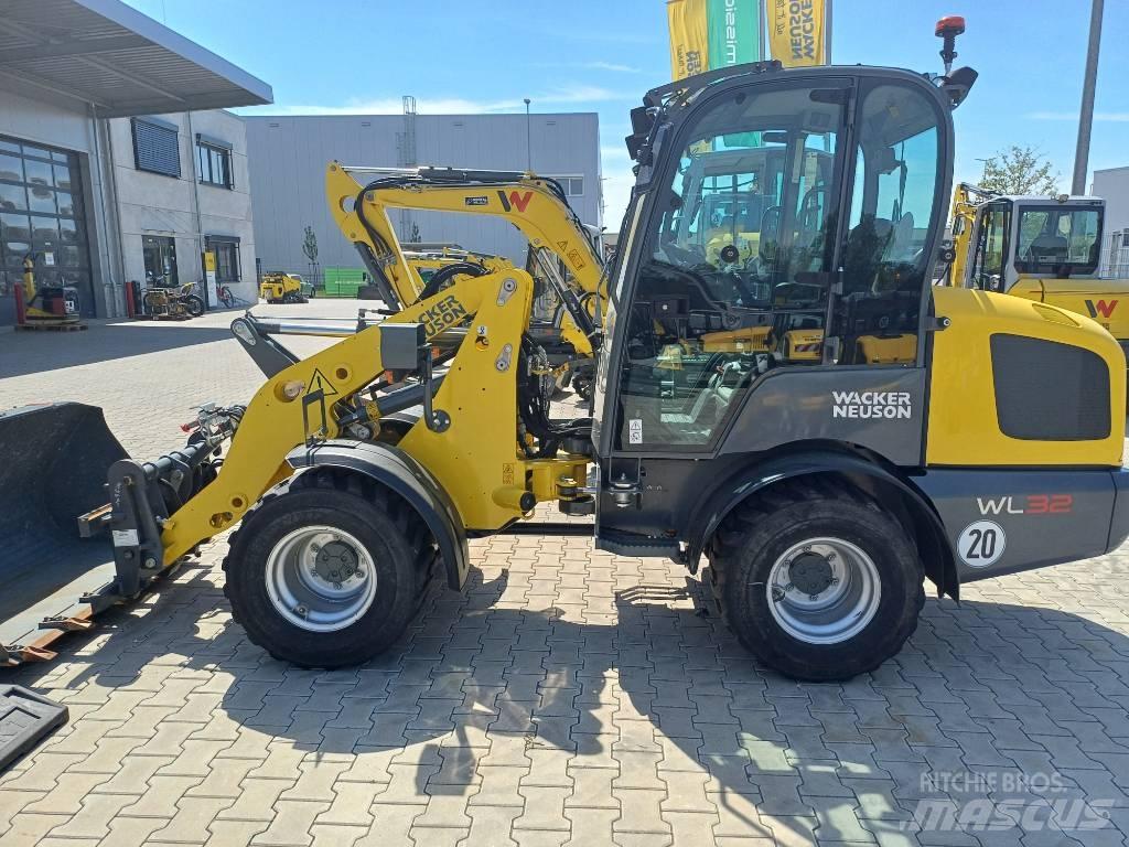 Wacker Neuson WL32 Kolové nakladače