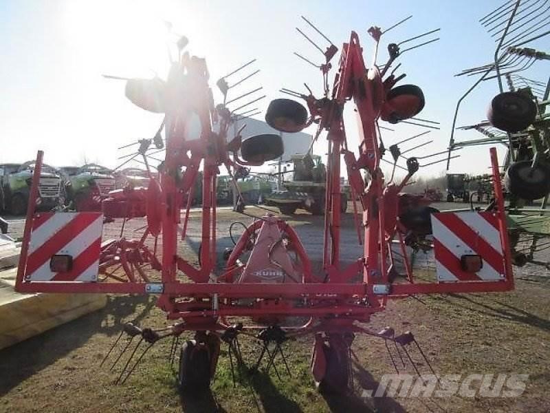 Kuhn GF8702 Obraceče a shrabovače sena