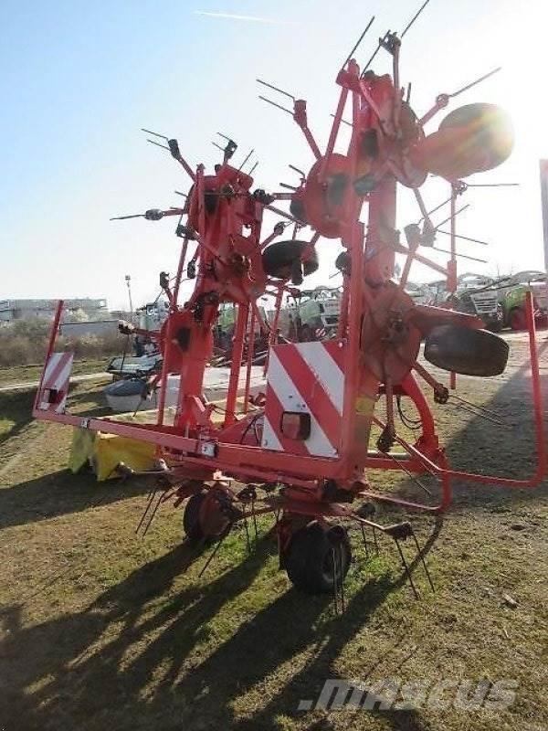 Kuhn GF8702 Obraceče a shrabovače sena