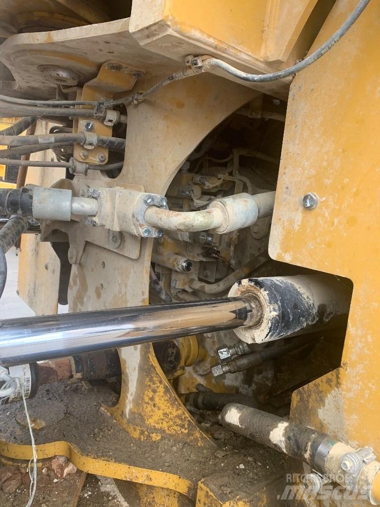 CAT 972 M Kolové nakladače