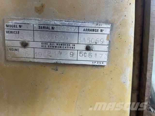 CAT D5B 44x890 Pásové dozery