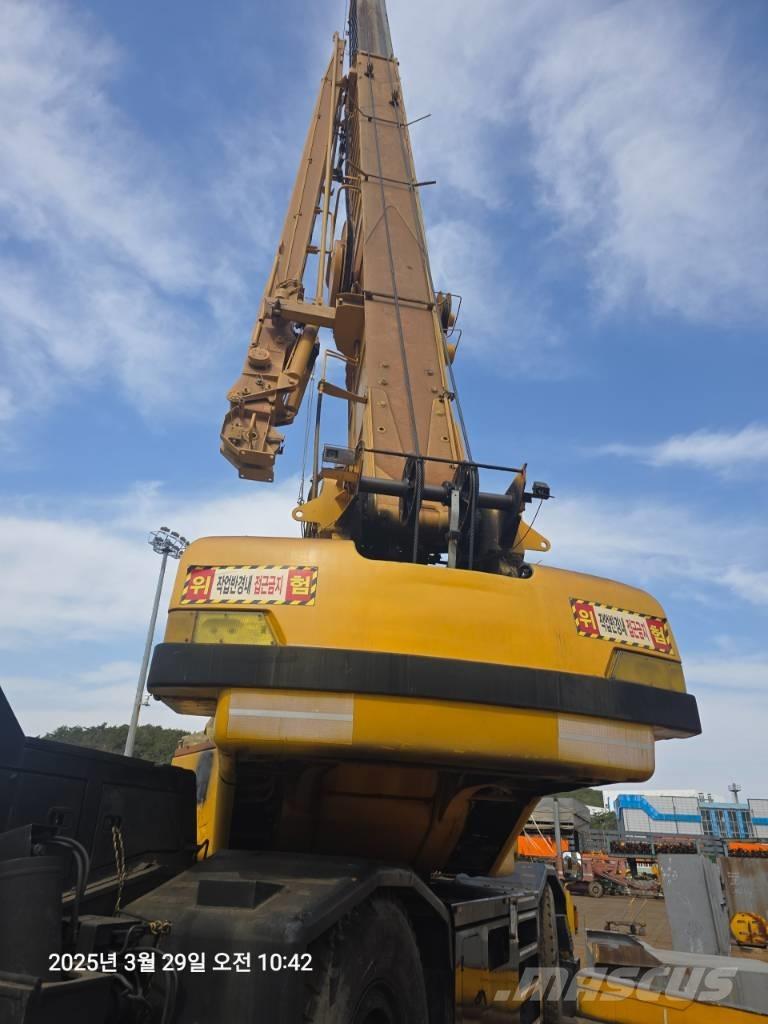 Kobelco RK 450 Jeřáby pro těžký terén