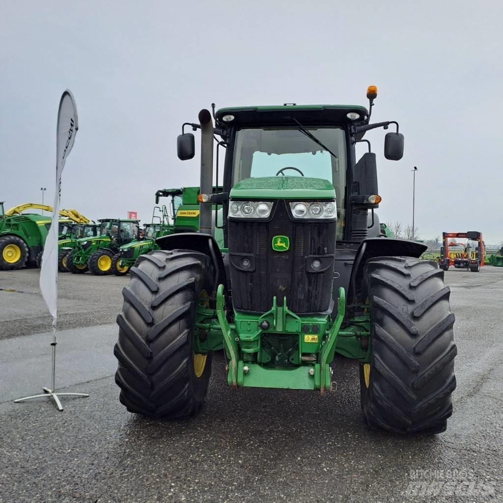 John Deere 7230 R Traktory