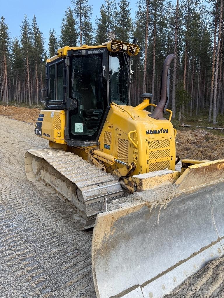 Komatsu D 37 PX-23 Pásové dozery