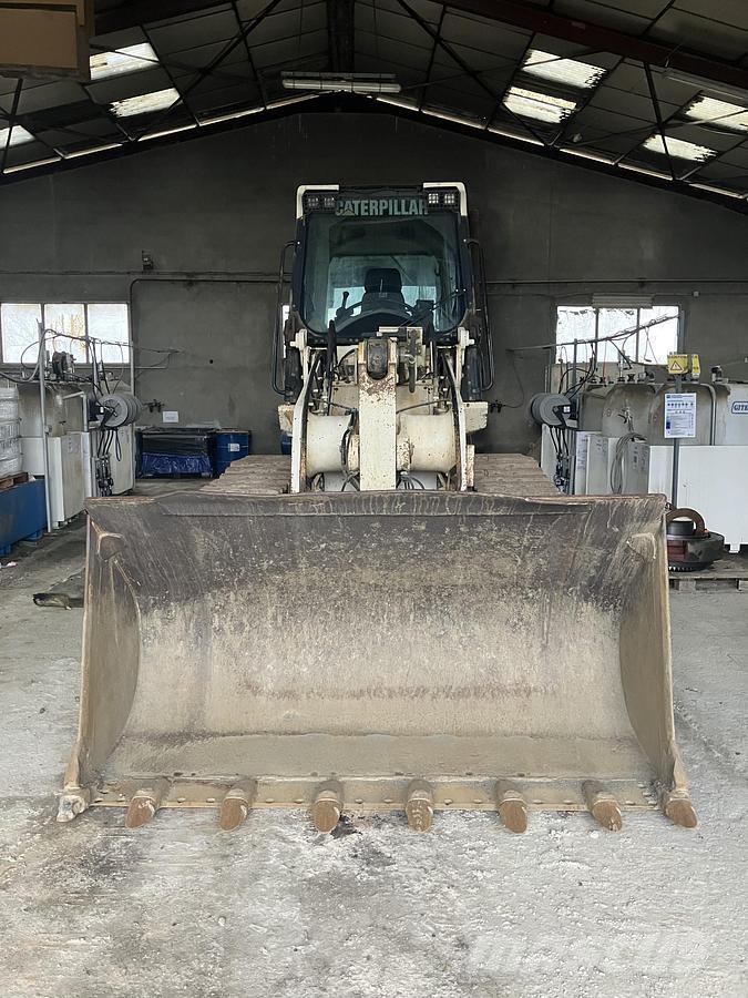 CAT 963D Pásové nakladače