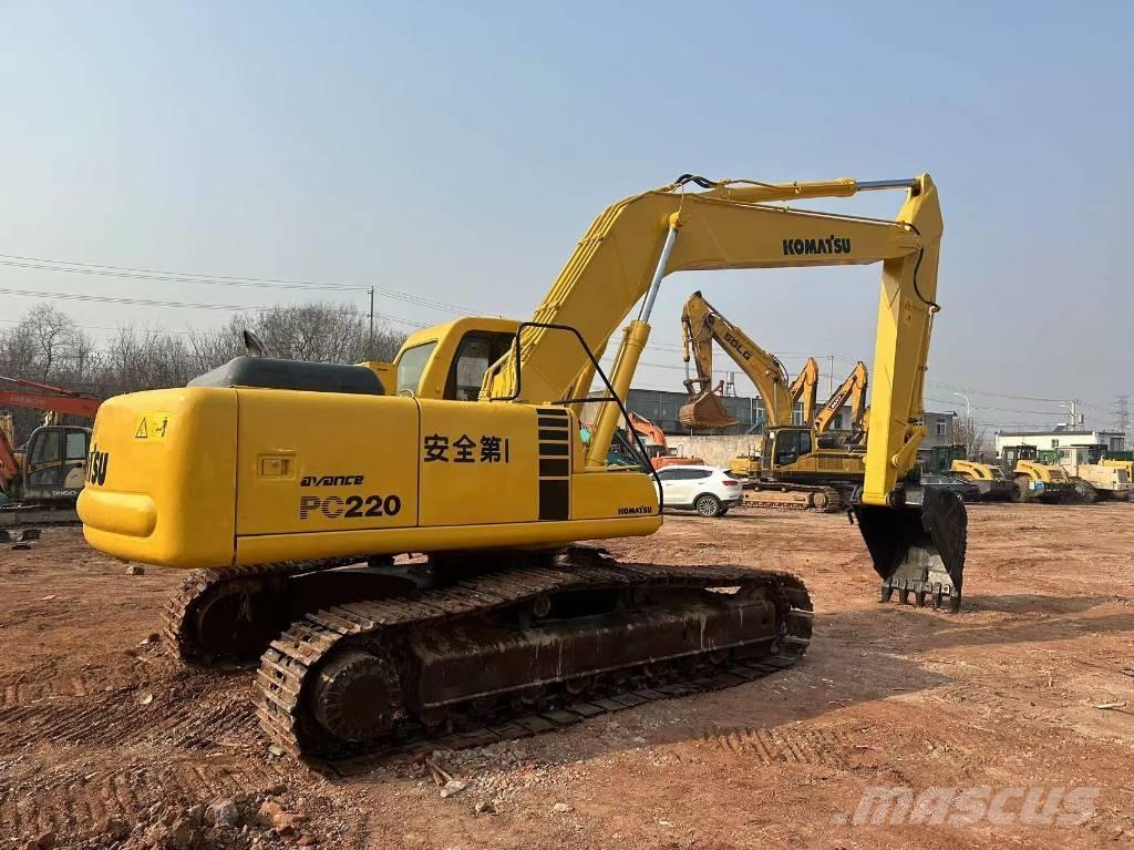 Komatsu PC 220 Pásová rýpadla