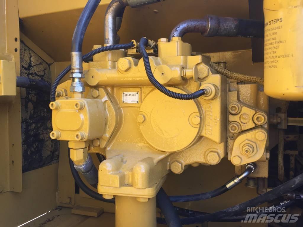 CAT 320 D Pásová rýpadla