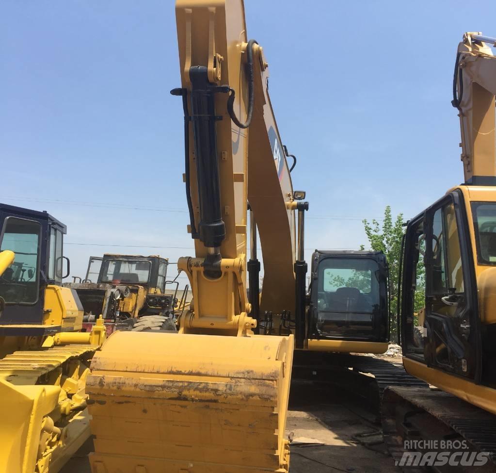 CAT 320 D Pásová rýpadla