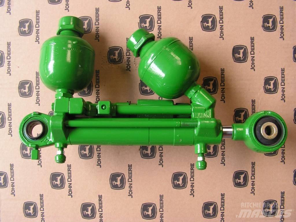 John Deere 6150 R Kabiny a interiér