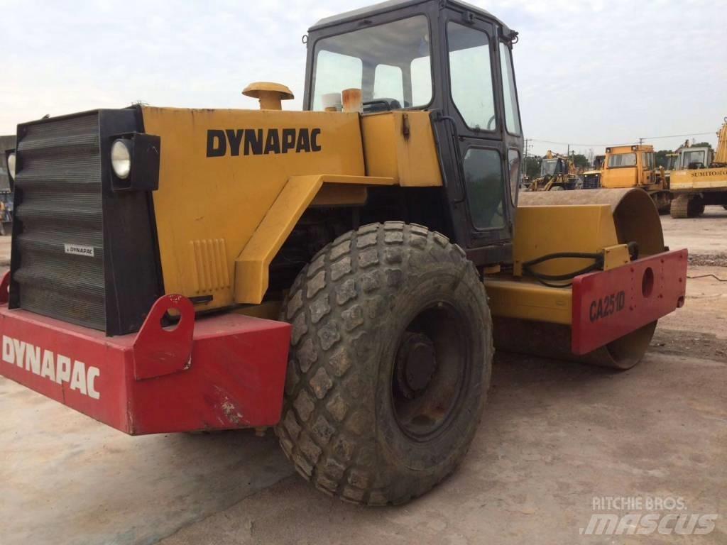 Dynapac CA 251 D Tahačové válce