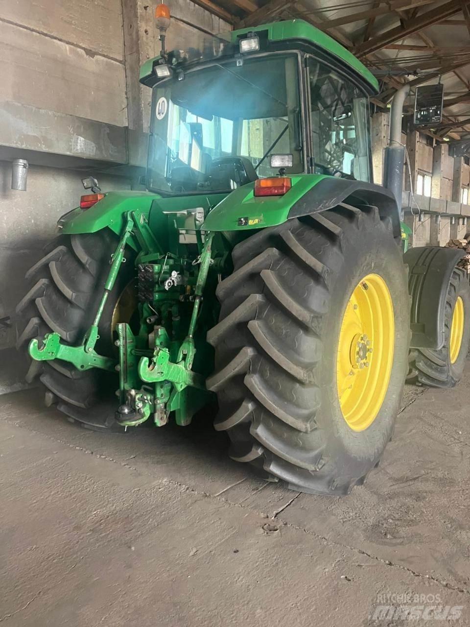 John Deere 8410 Traktory